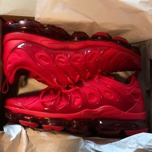 Nike Vapormax Plus/ University Red